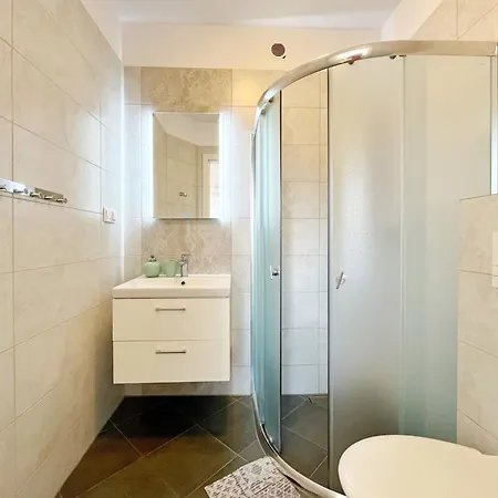 Nad Morzem, Jas 萨比诺瓦